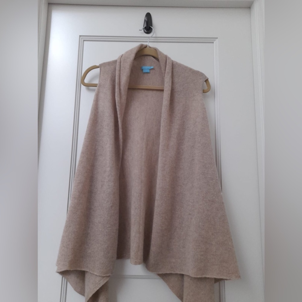 Cashmere vest